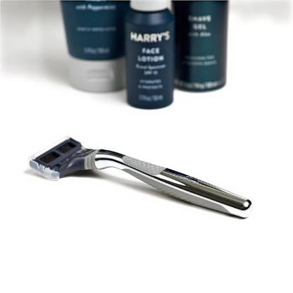 Harry’s Razor with 2 Blade Cartridges - Chrome Edition
